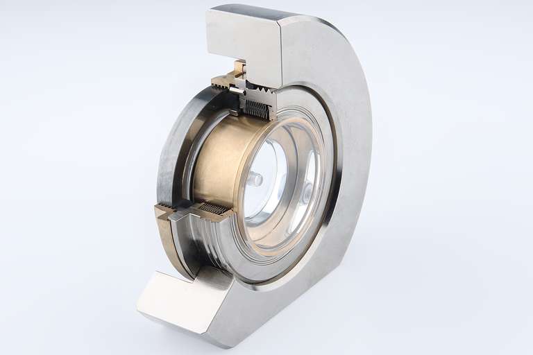 Shaft sealing for gaseous media